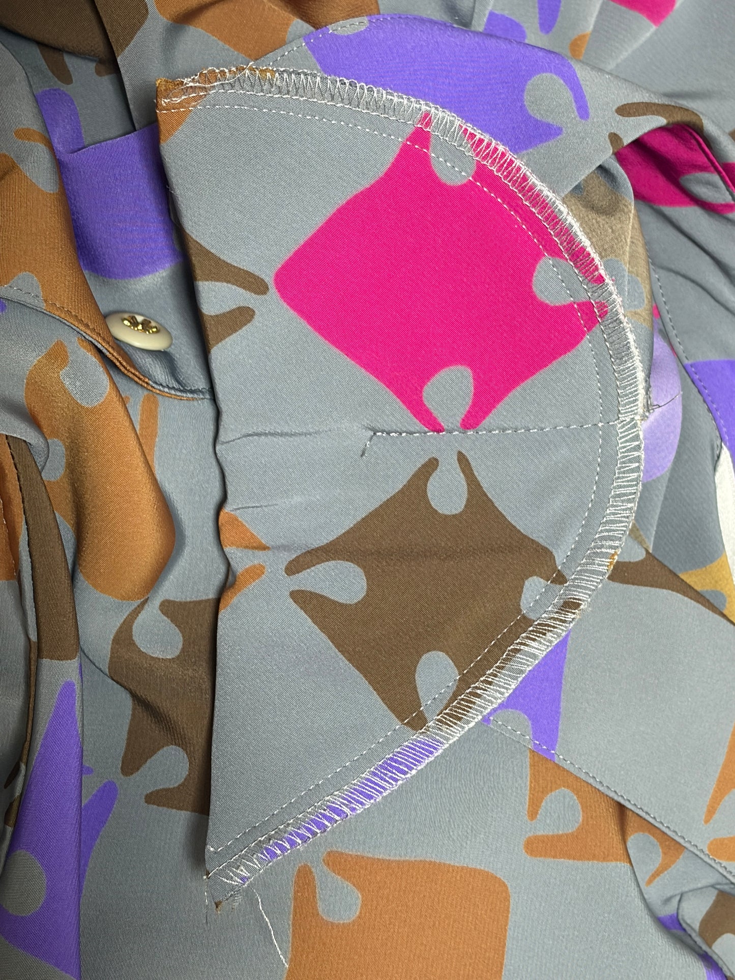 SH26012/Vintage Japanese Geometric Pattern Blouse – 90s Retro Long Sleeve Shirt Made in Japan