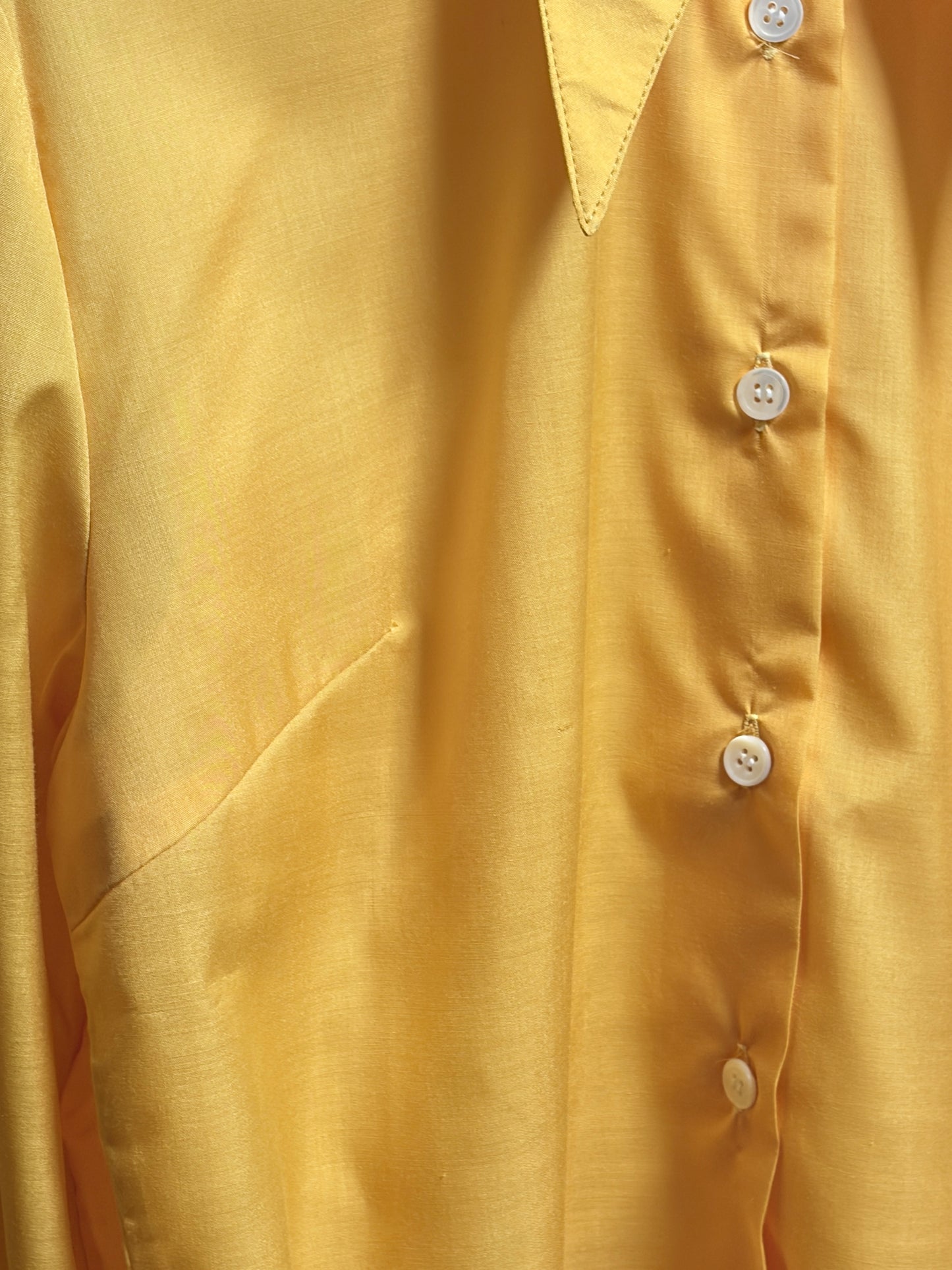 SH26011/Vintage Japanese Flower Blouse Yellow Shirt – 1970s Pointed Collar Polyester Shirt Made in Japan